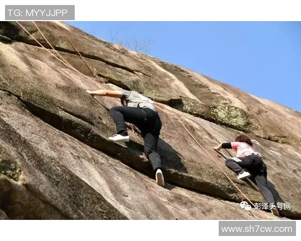 重庆攀岩队防反策略分析与比赛表现的得失总结