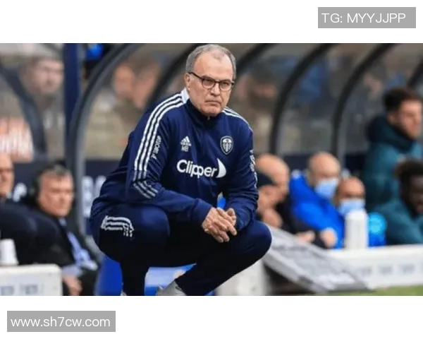 利兹联与博尔顿激战正酣比分揭晓引发球迷热议 利兹联与博尔顿激战正酣比分揭晓引发球迷热议