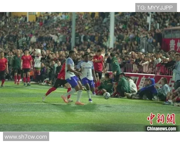 巴西与比利时在激情四溢的球场上展开激烈对决的精彩瞬间