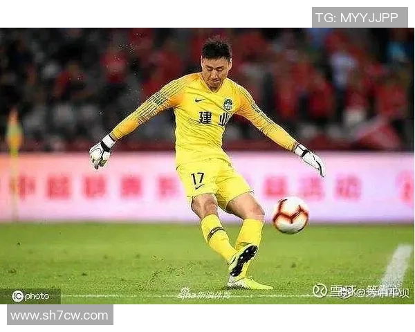 建业与佳兆业对决裁判表现分析及其对比赛结果的影响探讨 建业与佳兆业对决裁判表现分析及其对比赛结果的影响探讨