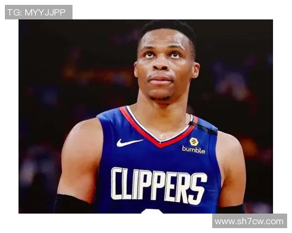 拉塞尔威斯布鲁克：从MVP到新起点的篮球传奇之路