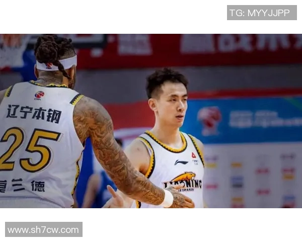 赵继伟的篮球之路：从青涩新星到国家队核心的成长历程与辉煌成就