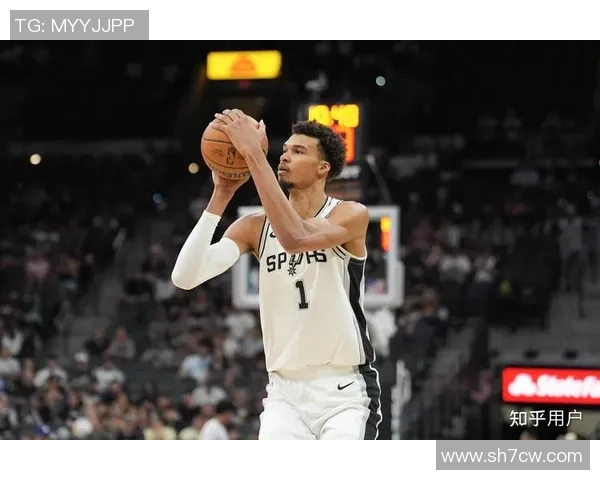 马刺惨遭勇士狂虐102比141球队状态堪忧需尽快调整