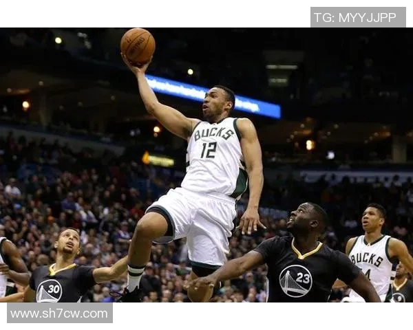 2017年勇士与雄鹿的对决回顾:篮球盛宴中的精彩瞬间与战术较量 2017年勇士与雄鹿的对决回顾:篮球盛宴中的精彩瞬间与战术较量