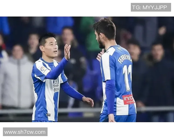 国足对阵卡塔尔黄健翔解说激情四溢引发球迷热议与期待
