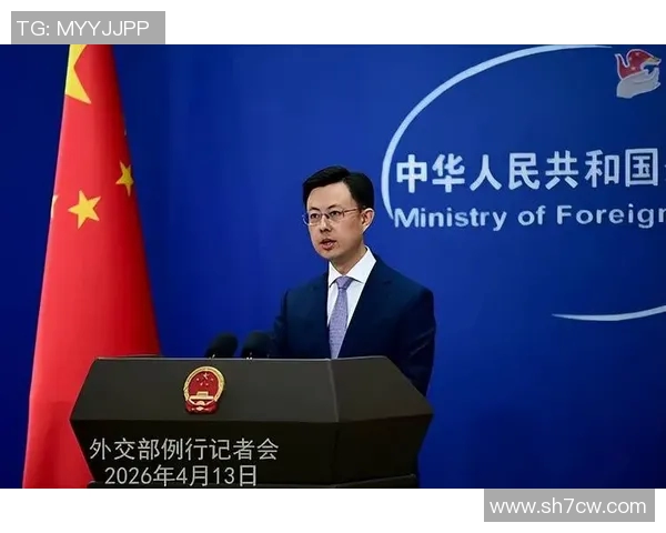 安郅与克拉斯的激烈对决揭示足球战术的深层次博弈与精彩瞬间